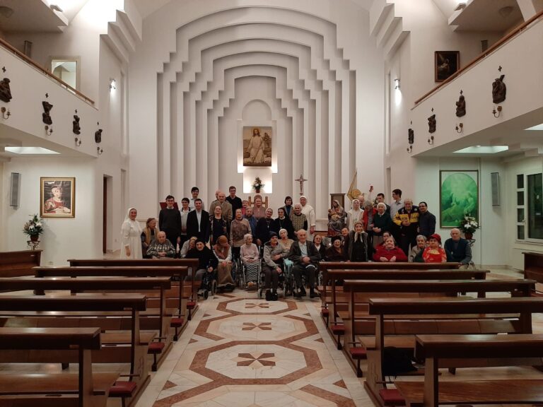 Vizită la Căminul de bătrâni „Casa Sfântul Iosif”