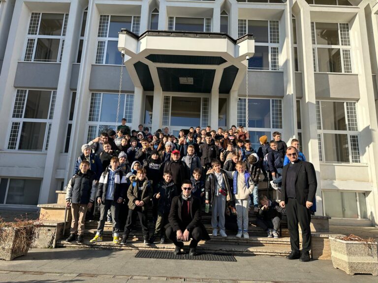 Vizita a 70 de ministranți din decanatul de Bacău Sud la Seminarul Mare din Iași