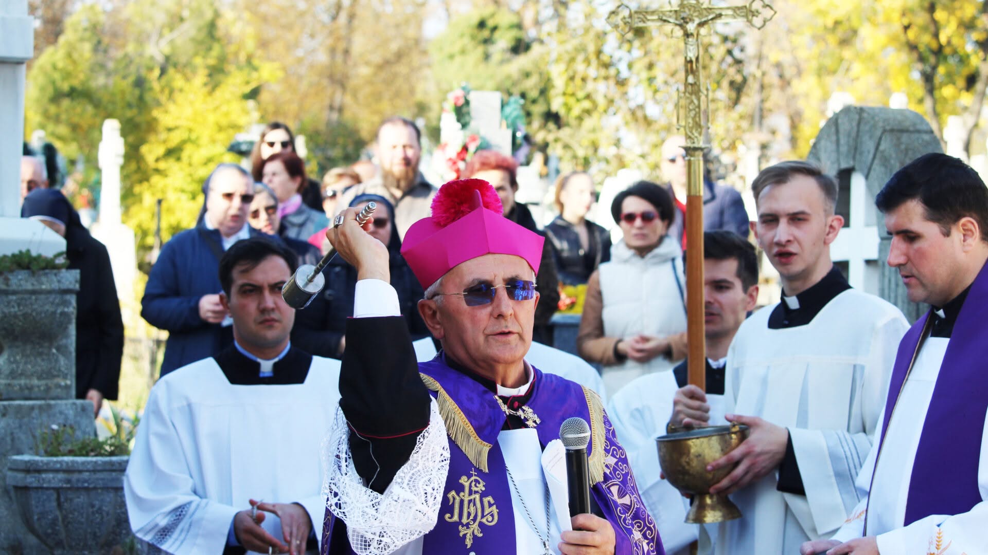 Cimitirul „Eternitatea”: Pomenirea tuturor credincioșilor răposați