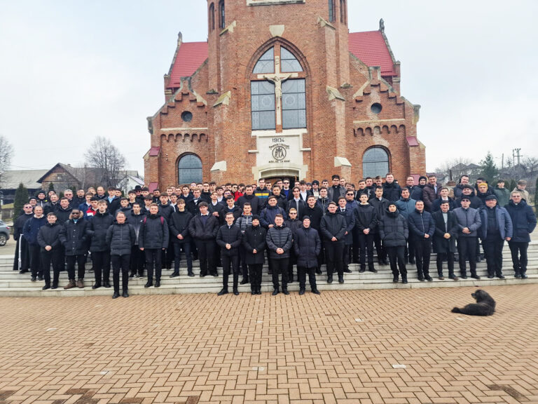 Cacica: Jubileul seminariștilor din Dieceza de Iași