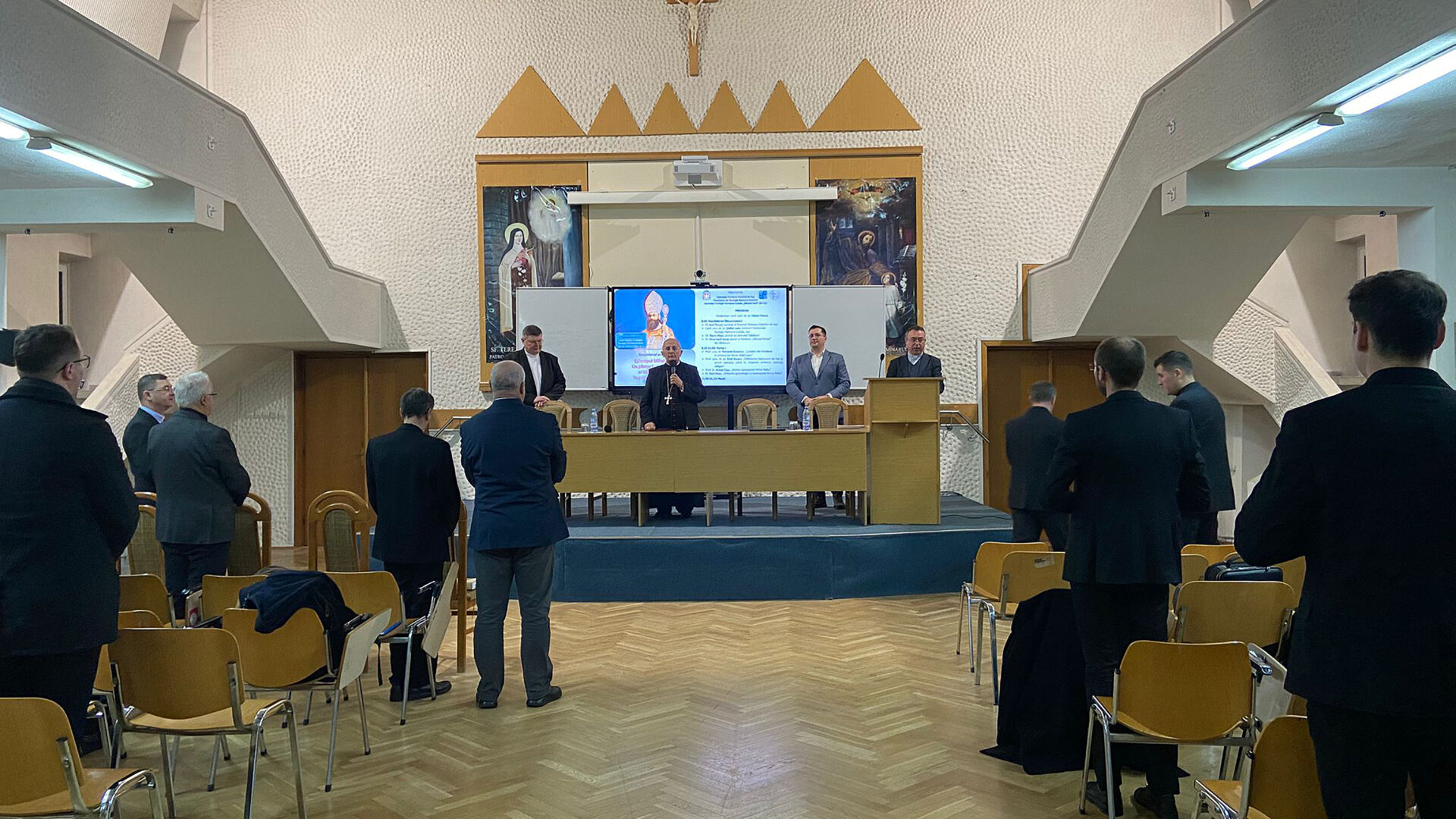 Simpozionul aniversar: „Episcopul Mihai Robu. Un păstor bun şi înţelept”