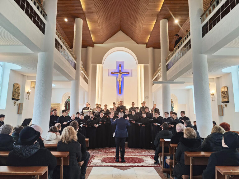 Concert de Colinde: Huși