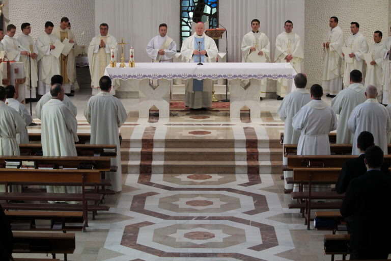 Înmânarea diplomelor de bacalaureat în teologie