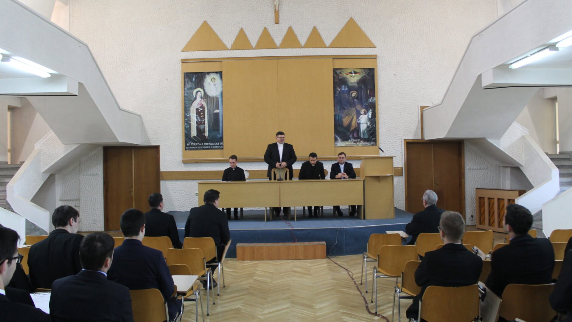 Simpozionul național „România în diplomația Vaticanului”