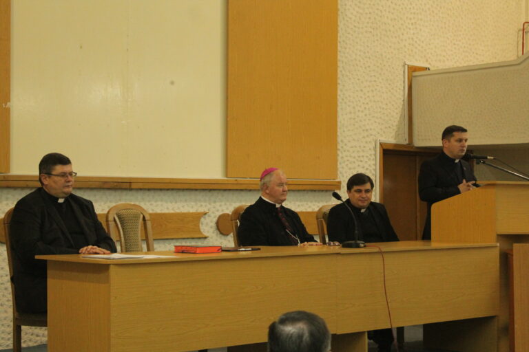 Simpozionul național „Biblia și istoria. Istoria biblică și mesajul Sfintei Scripturi”