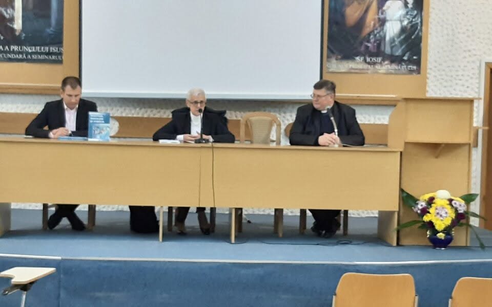 Conferința „Bioetica, educația și familia” susținută de prof. Maria Luisa Di Pietro