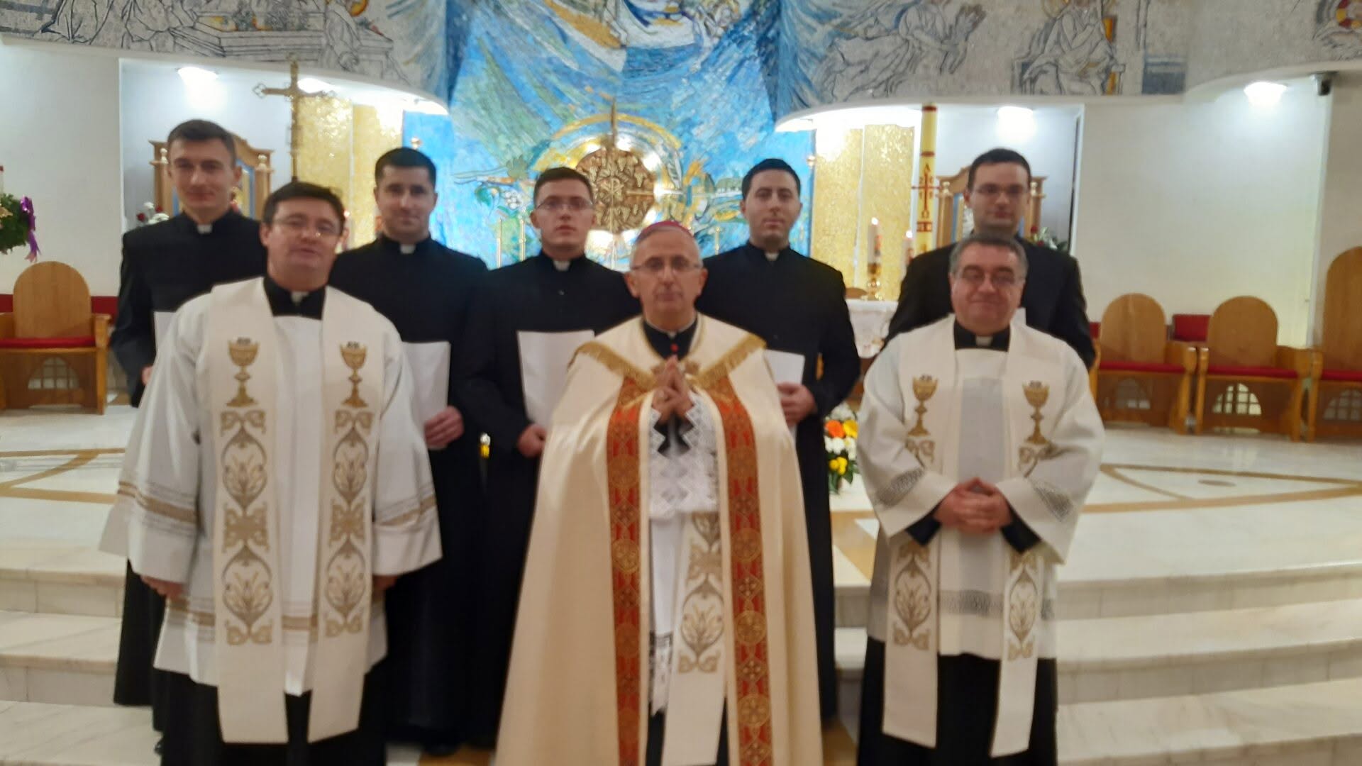 Adorație Euharistică de pregătire pentru hirotonirea diaconală