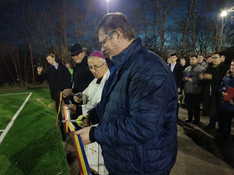 Inaugurarea noului teren de fotbal