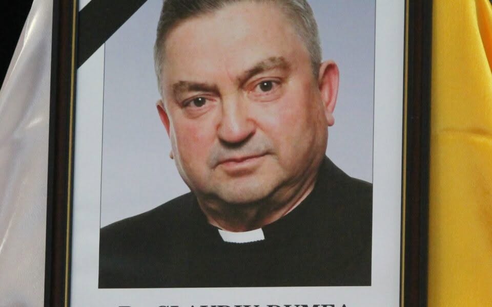 Moment de rugăciune la căpătâiul părintelui Claudiu Dumea