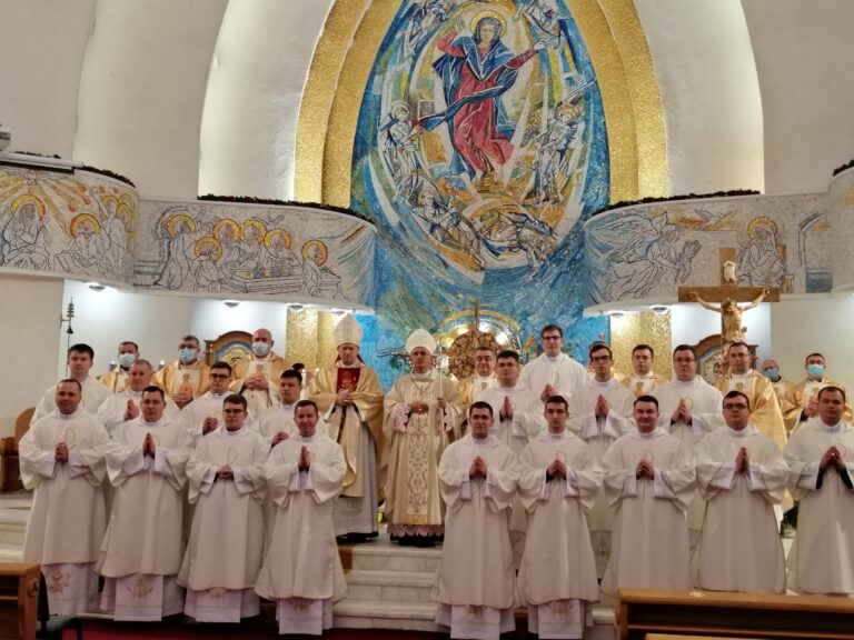 Hirotonirea a 17 noi diaconi (8 decembrie 2020)