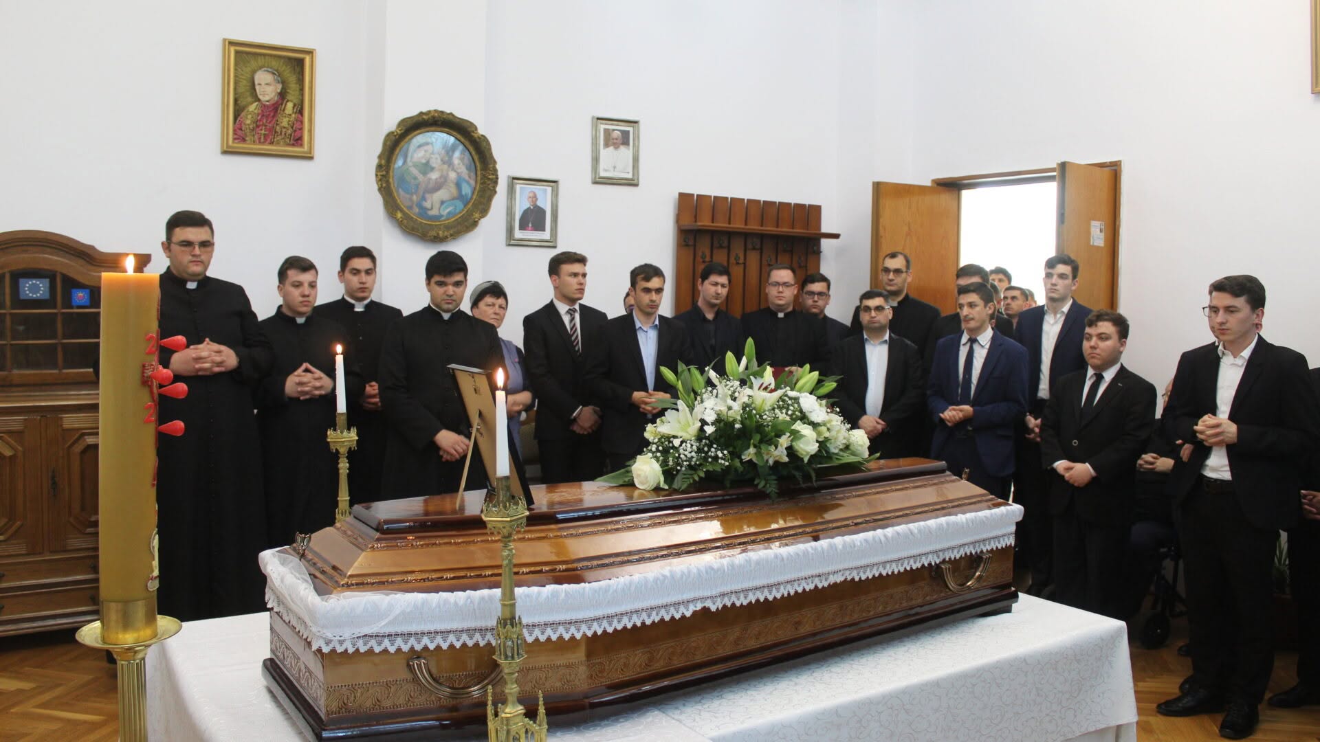 Moment de rugăciune și liturghia de înmormântare a părintelui Anton Despinescu