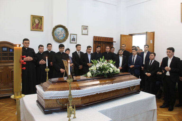 Moment de rugăciune și liturghia de înmormântare a părintelui Anton Despinescu