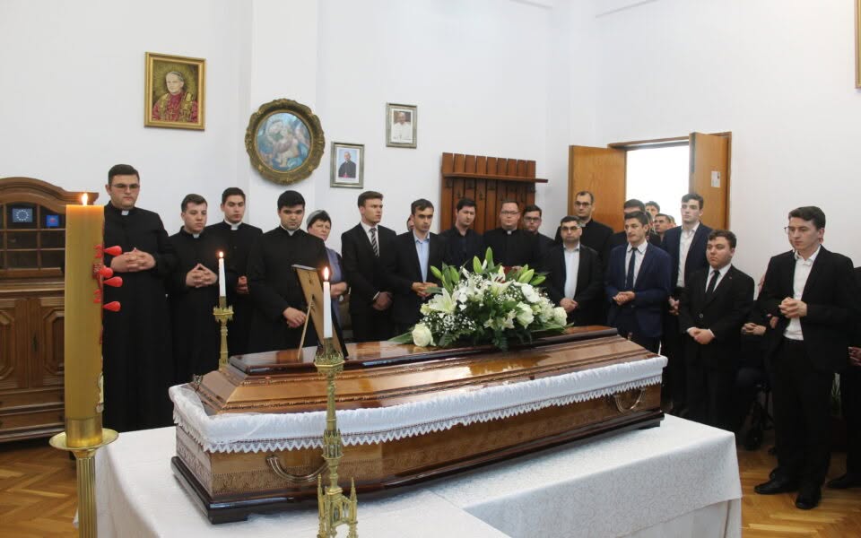 Moment de rugăciune și liturghia de înmormântare a părintelui Anton Despinescu
