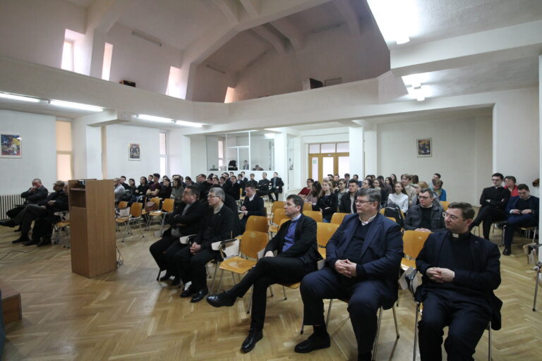 Ziua socială a studenților: Destinul omului, chemare de sus sau chemare de jos?