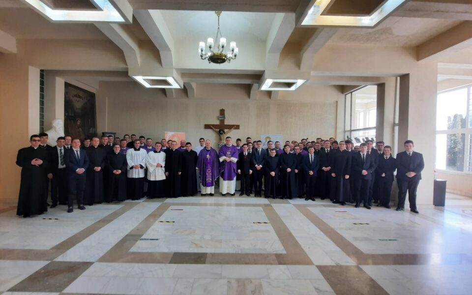 Vizită apostolică pentru Seminarul din Iași