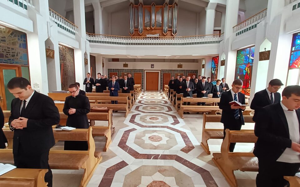 Exerciții spirituale pentru seminariști