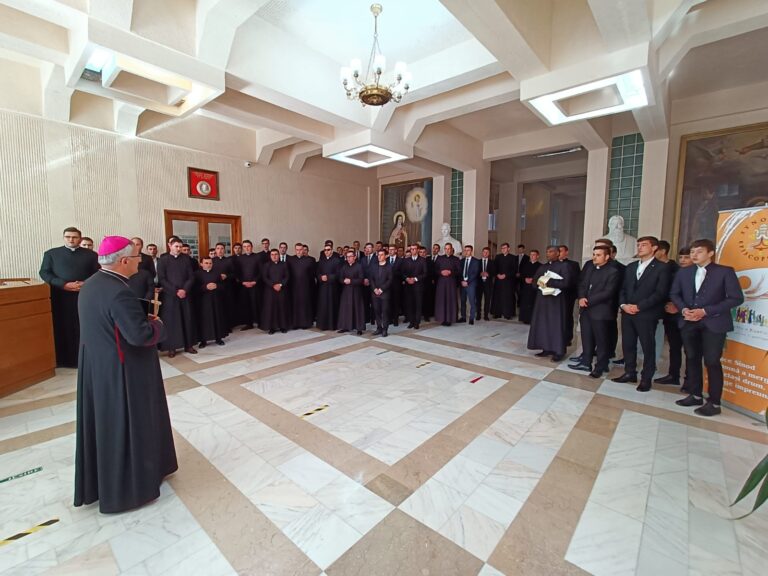 Vizita canonică a PS Iosif Păuleț la Institutul Teologic Romano-Catolic ,,Sf. Iosif” Iași