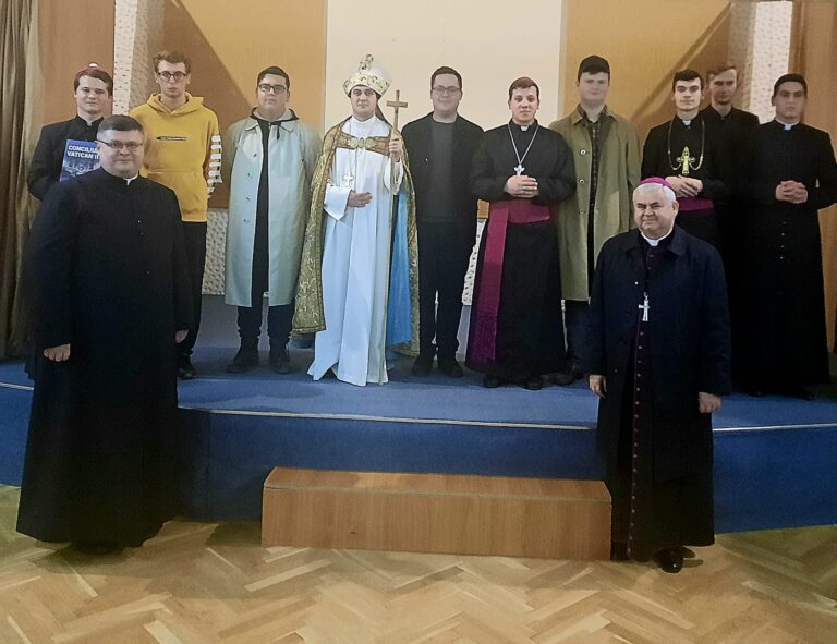 Academia Mariană – Marie, iată fiii tăi