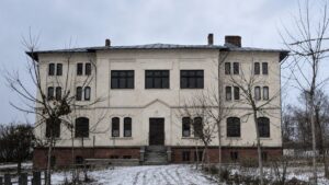 Clădirea vechiului Seminar Catolic din Copou, Iași, într-o fotografie de exterior.