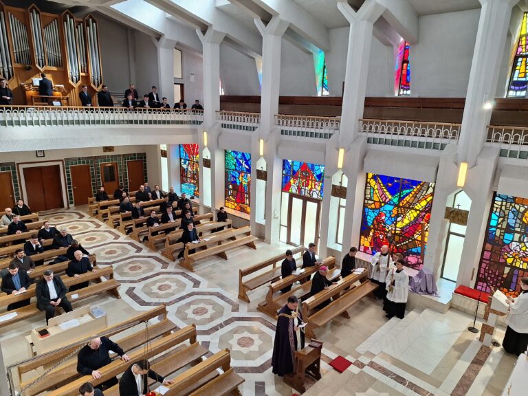 Oră de rugăciune pentru clerul care activează în Iași