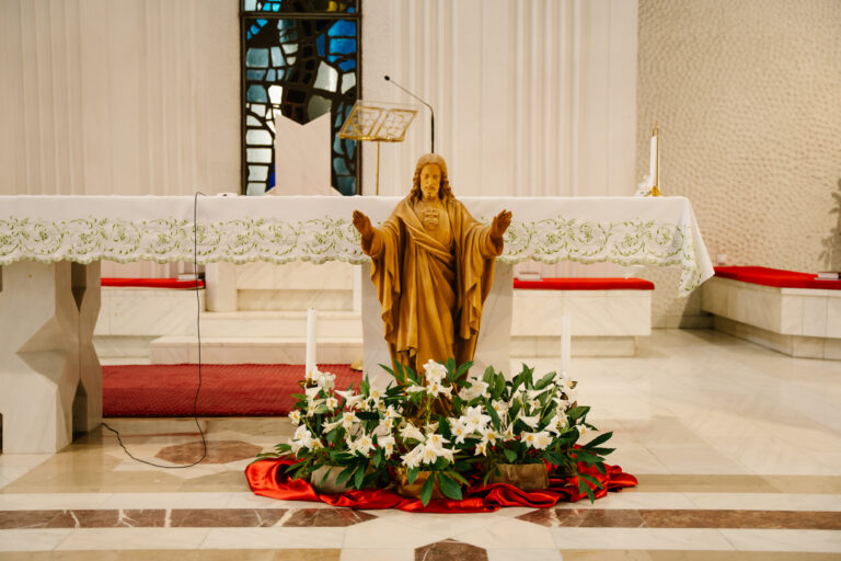 Duminica Bunului Păstor: Rugăciune pentru vocaţii la Preoţie